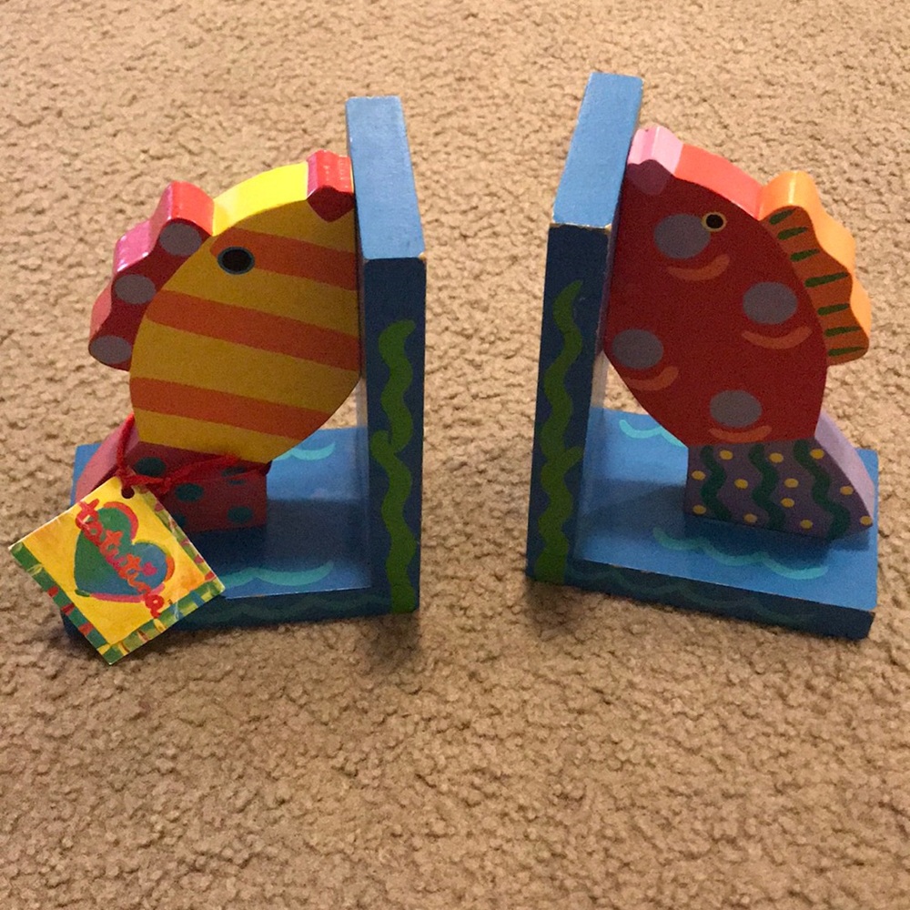 Fish bookends